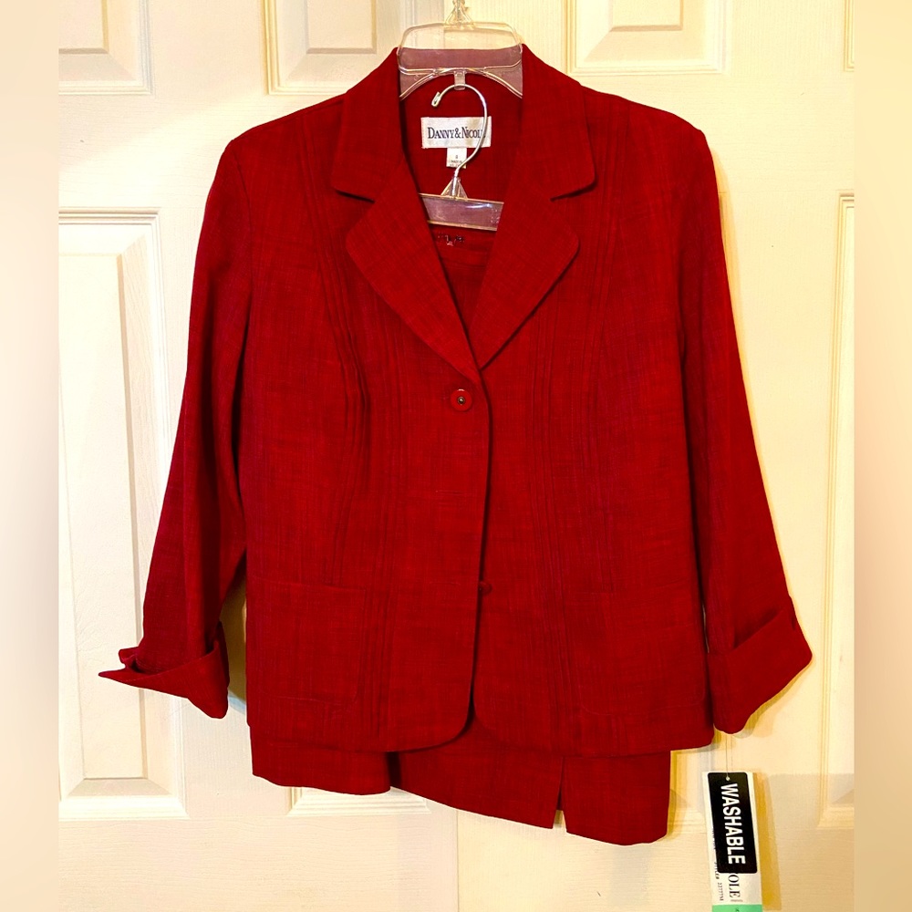 Dress suit with pencil skirt and blazer